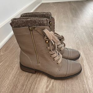 Brand new gray combat boots, never worn Limelight